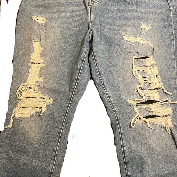 Forever 21+ Premium Button Fly Distressed Straight Leg Light Wash 14 - Picture 2 of 6